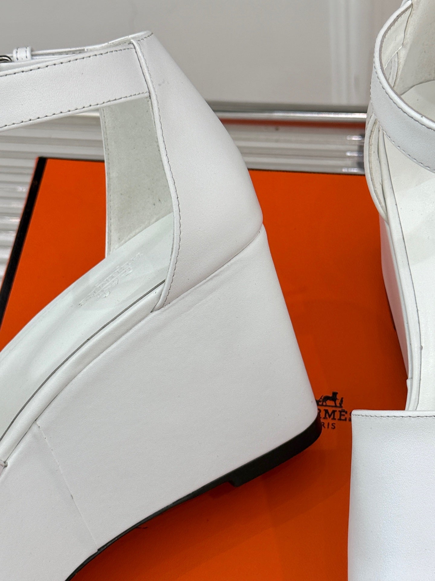 HERMES ILLUSION 35 SANDAL IN WHITE CALFSKIN