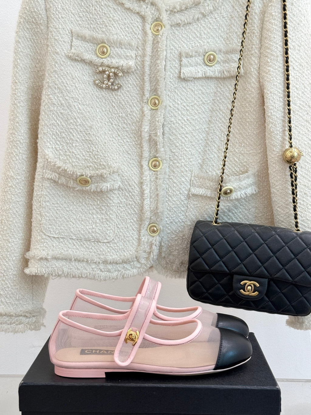 CHANEL FLAT SHOES IN PINK MESH AND BLACK LAMBSKIN