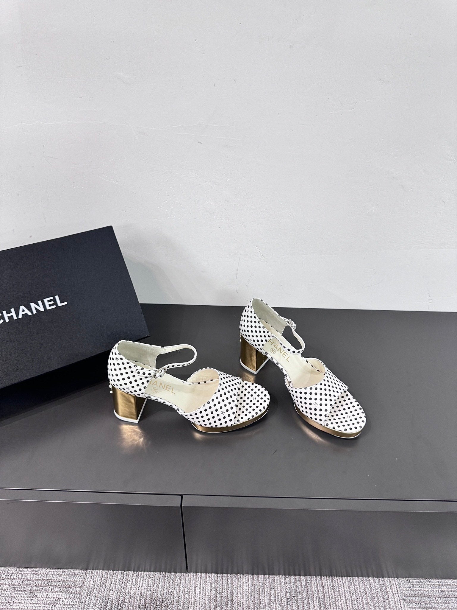 CHANEL BLOCK HEEL SANDALS WHITE POLKA DOT SHEEPSKIN