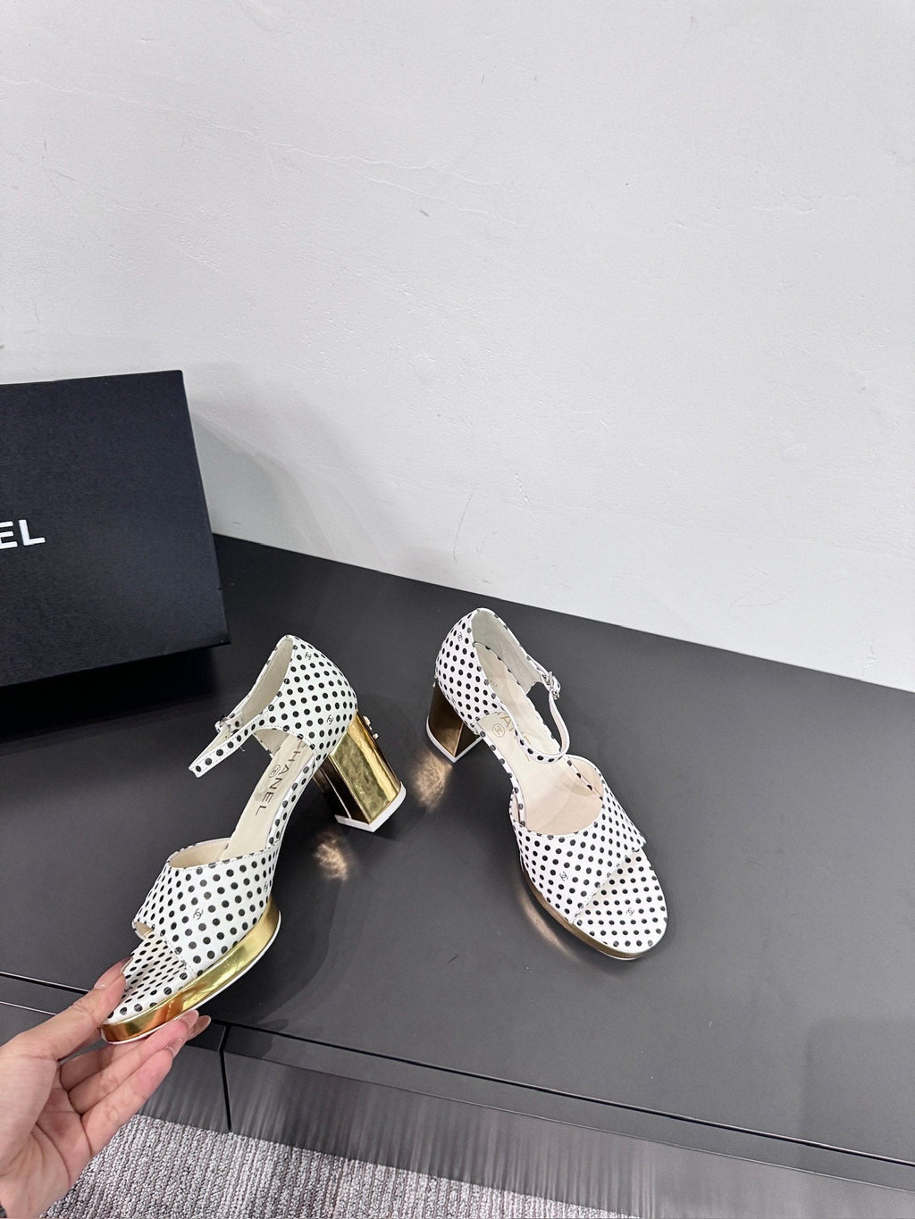 CHANEL BLOCK HEEL SANDALS WHITE POLKA DOT SHEEPSKIN