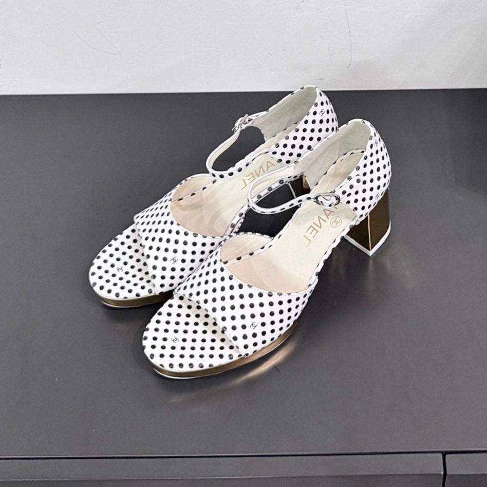 CHANEL BLOCK HEEL SANDALS WHITE POLKA DOT SHEEPSKIN