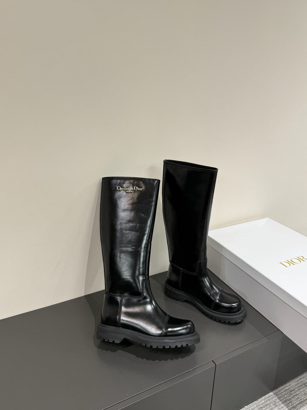 DIOR D-TOWN BOOTS IN BLACK PATENT CALFSKIN