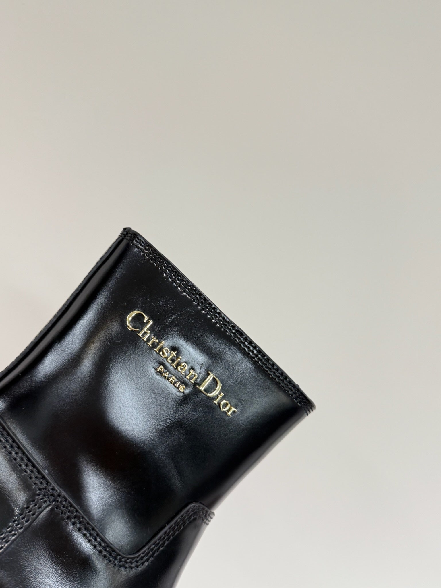 DIOR D-TOWN ANKLE BOOTS IN BLACK PATENT CALFSKIN