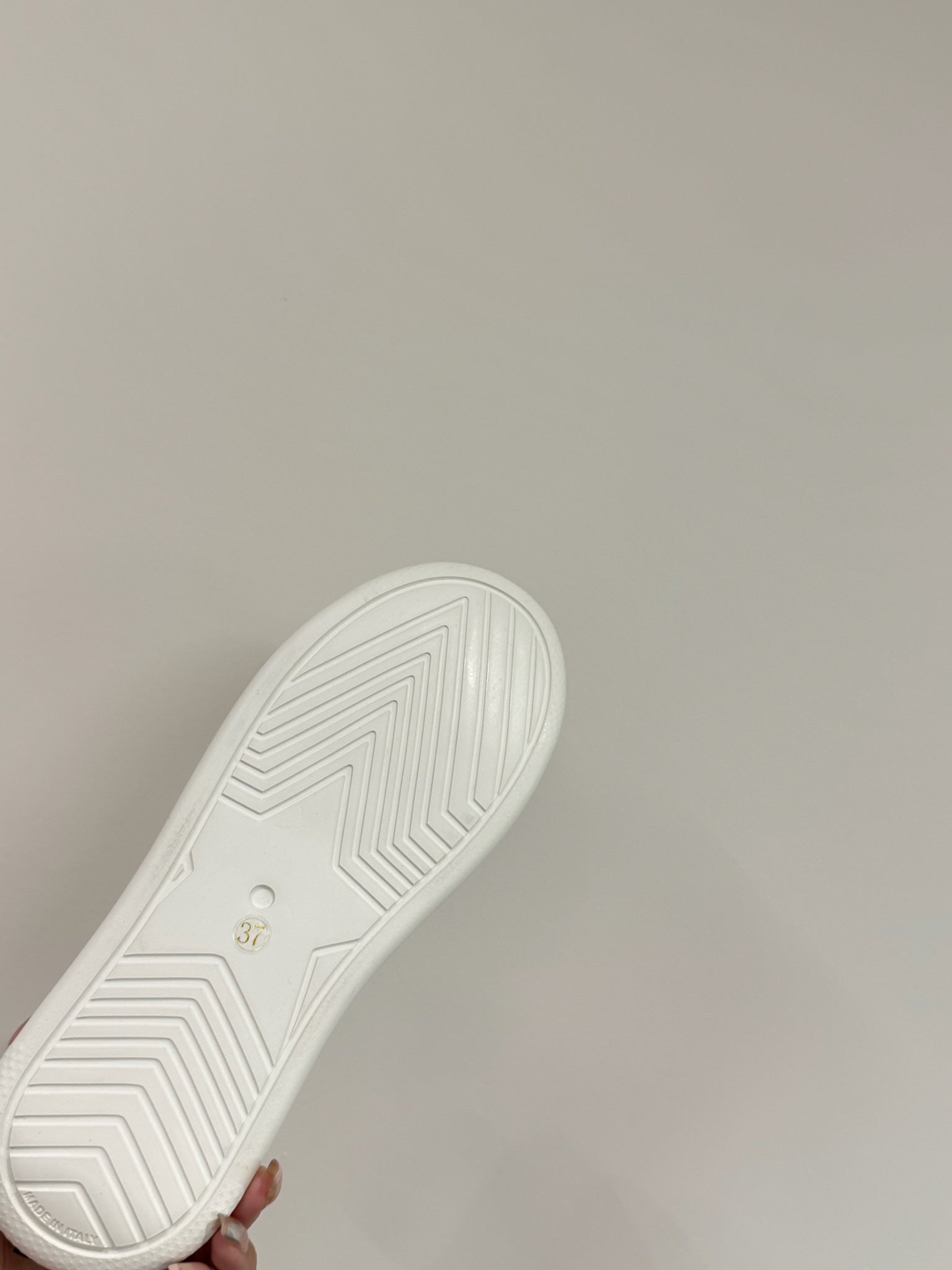 DIOR YELLOW STAR SNEAKER WHITE CALFSKIN AND SUEDE CALFSKIN WITH SHEARLING LINING