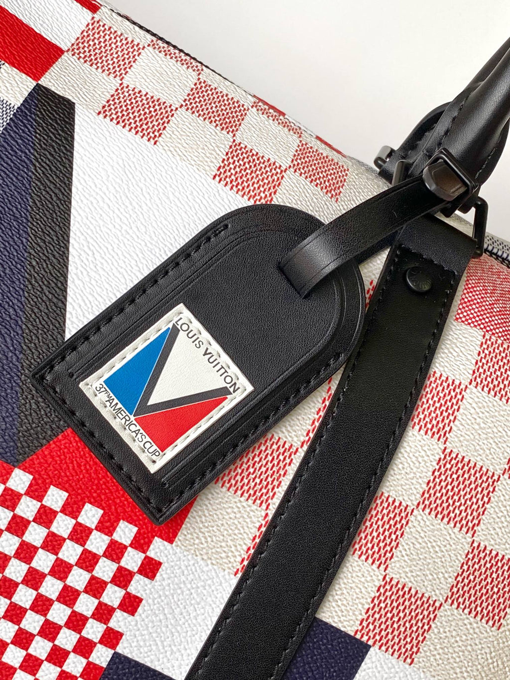 LOUIS VUITTON LV 25S SAC KEEPALL BANDOULIÈRE 50 IN MULTICOLOR CANVAS AND CALFSKIN TRIM
