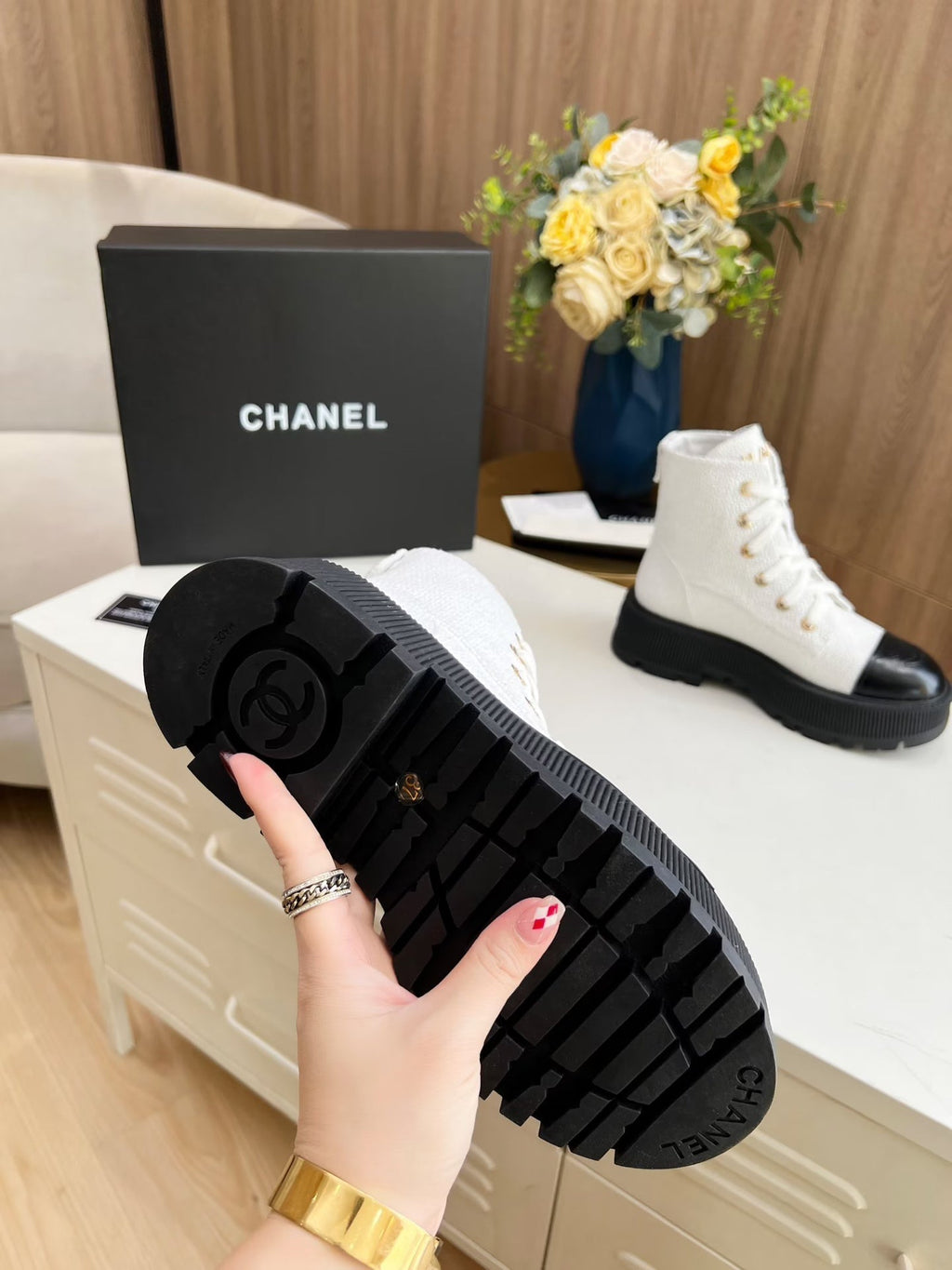 CHANEL SHORT BOOTS IN WHITE TWEED AND BLACK CALFSKIN