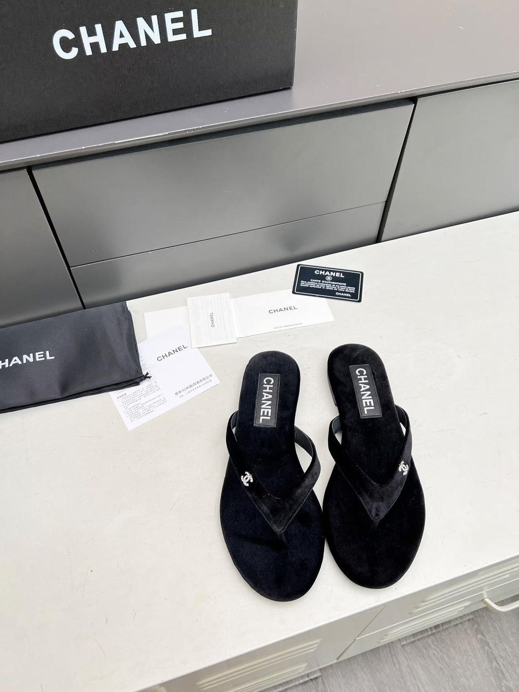 CHANEL THONG SLIPPERS IN BLACK VELVET