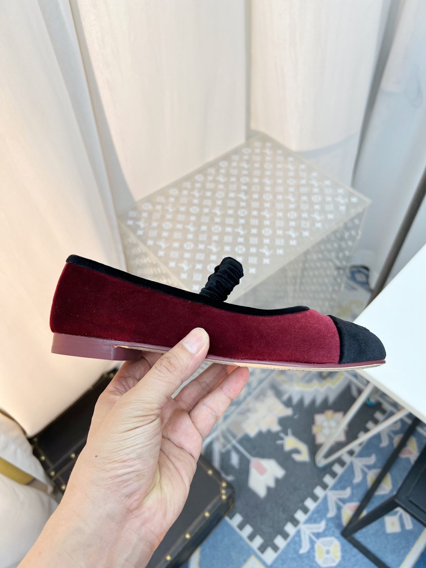 CHANEL MARY JANE FLAT IN RED AND BLACK VELVET