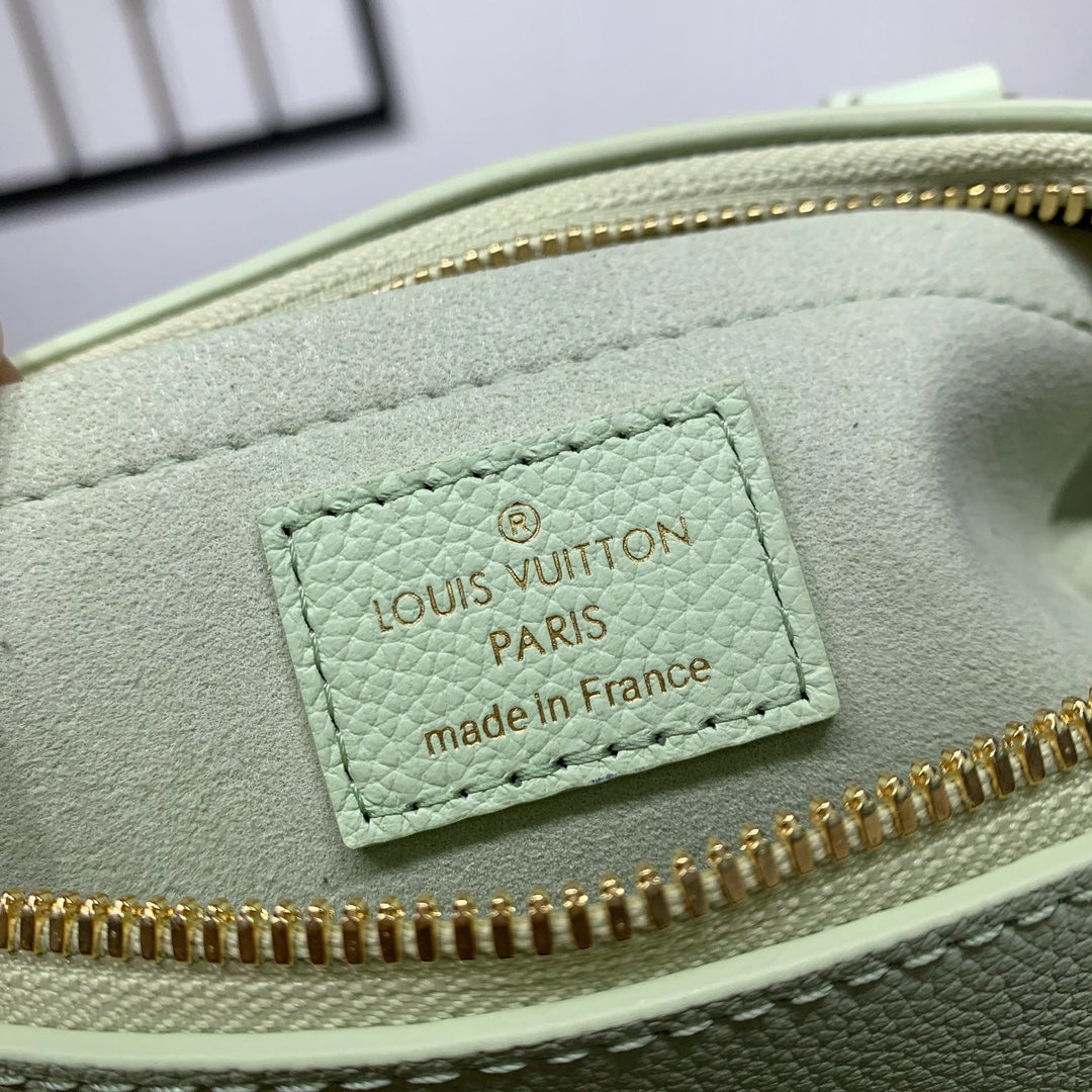 LOUIS VUITTON SPEEDY 18 IN PASTEL GREEN CALFSKIN GOLD HARDWARE