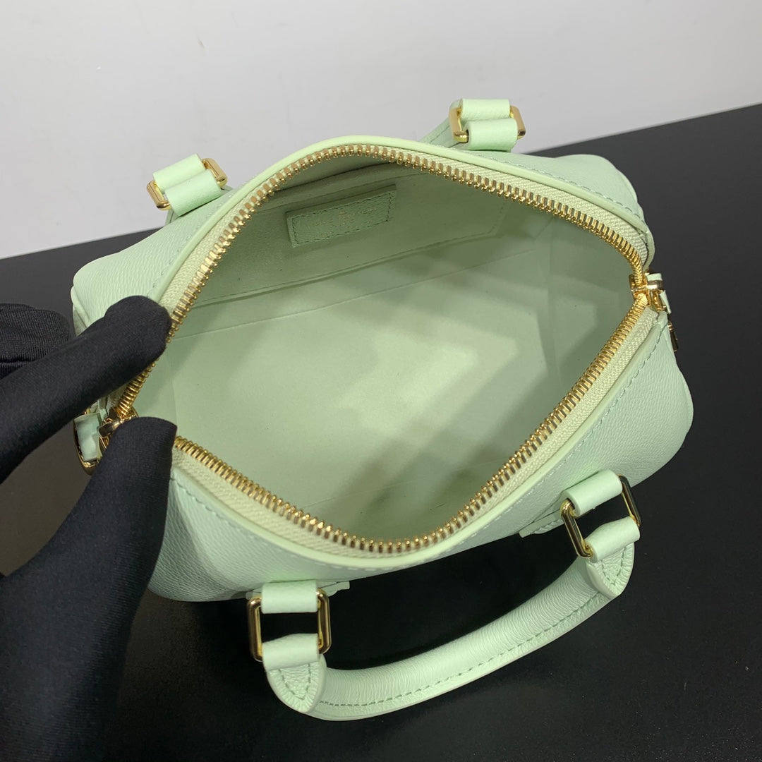 LOUIS VUITTON SPEEDY 18 IN PASTEL GREEN CALFSKIN GOLD HARDWARE