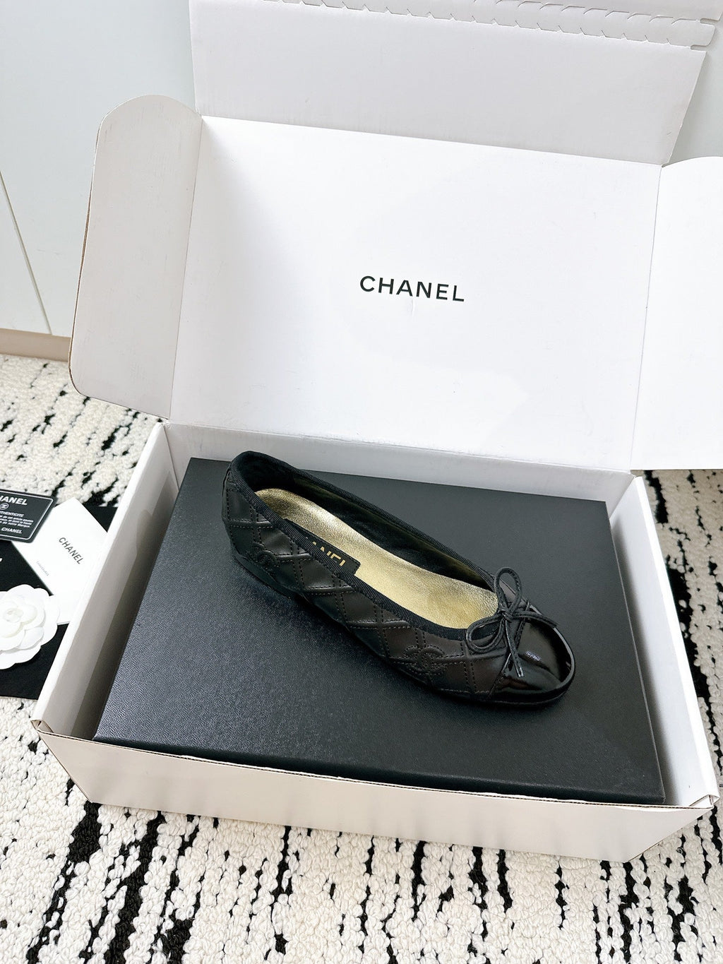 CHANEL BALLET FLATS BOW IN BLACK CALFSKIN QUILTED