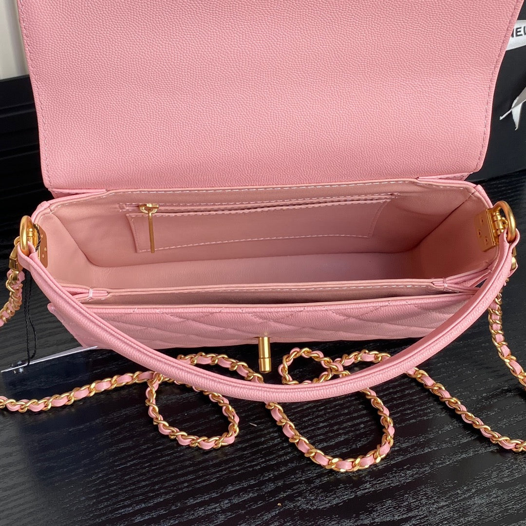 CHANEL RETRO STYLE FLAP BAG 22 IN LIGHT PINK GRAINED CALFSKIN GOLD HARDWARE