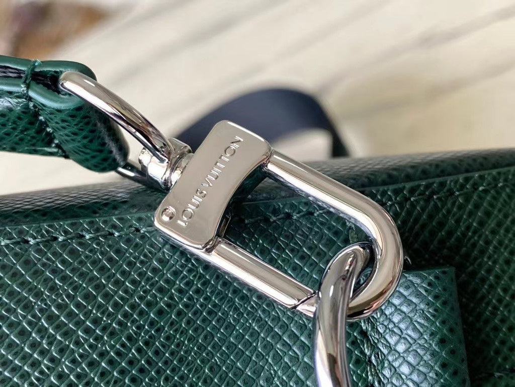 LOUIS VUITTON  AVENUE MESSENGER 22 IN FOREST GREEN CALFSKIN