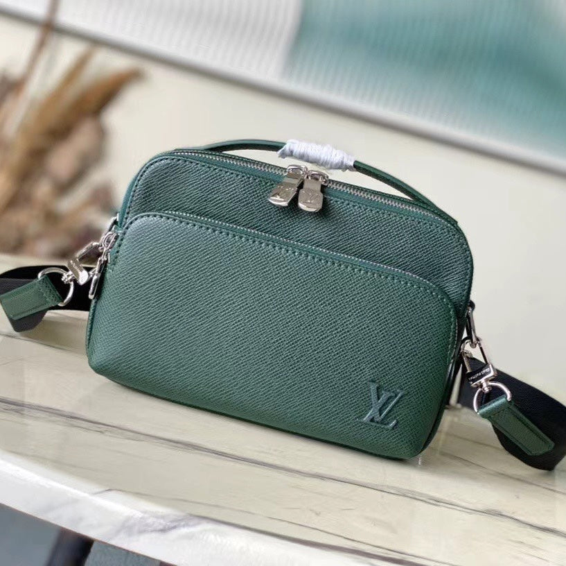 LOUIS VUITTON  AVENUE MESSENGER 22 IN FOREST GREEN CALFSKIN