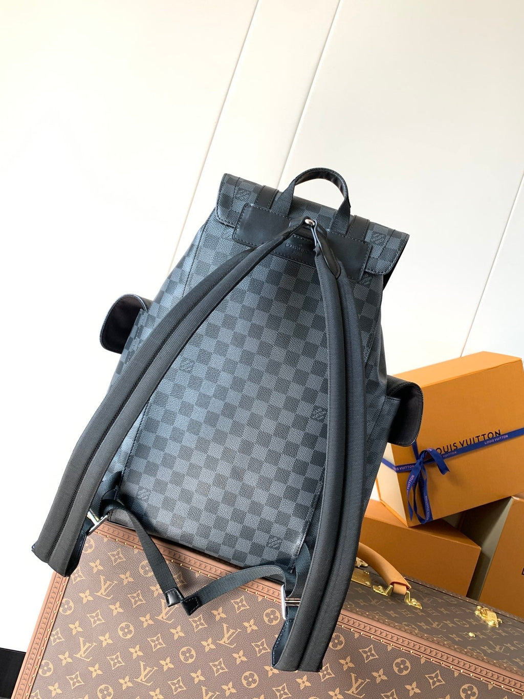LOUIS VUITTON CHRISTOPHER MM BACKPACK 47 IN BLACK DAMIER GRAPHITE CANVAS