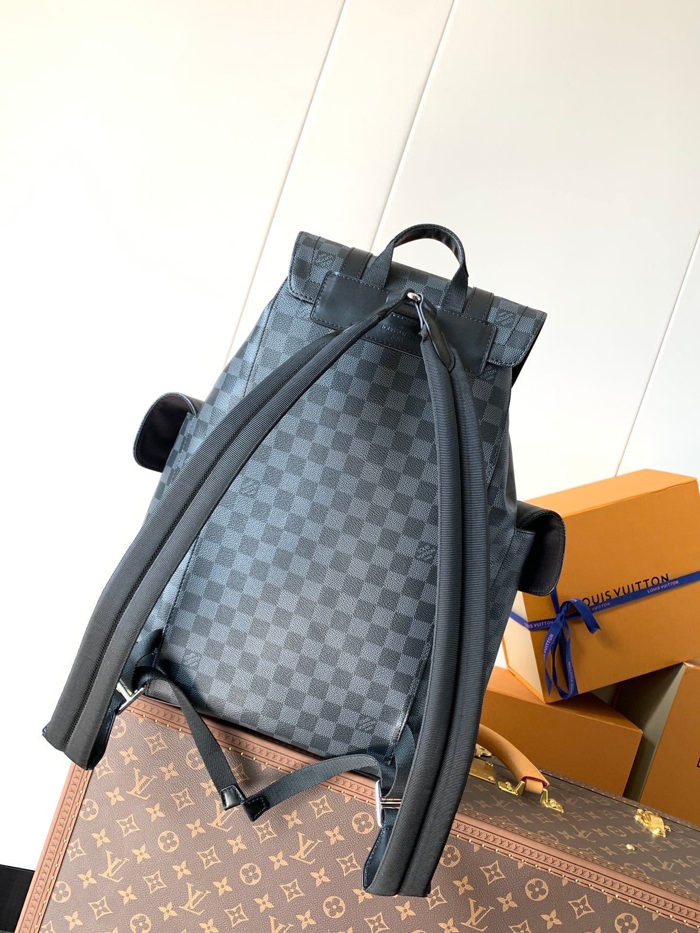 LOUIS VUITTON CHRISTOPHER MM BACKPACK 47 IN BLACK DAMIER GRAPHITE CANVAS