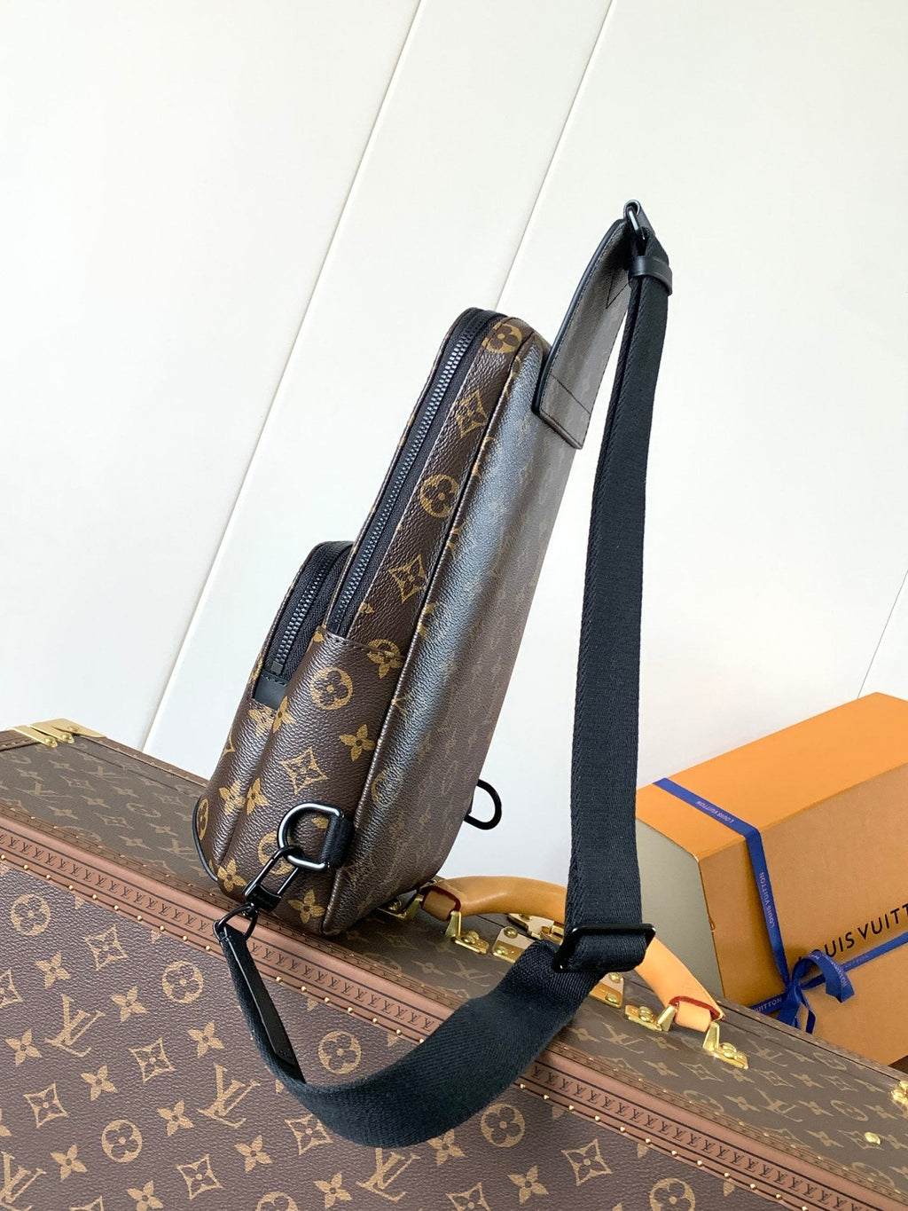 LOUIS VUITTON AVENUE SLINGBACK 31 IN BROWN MONOGRAM CANVAS