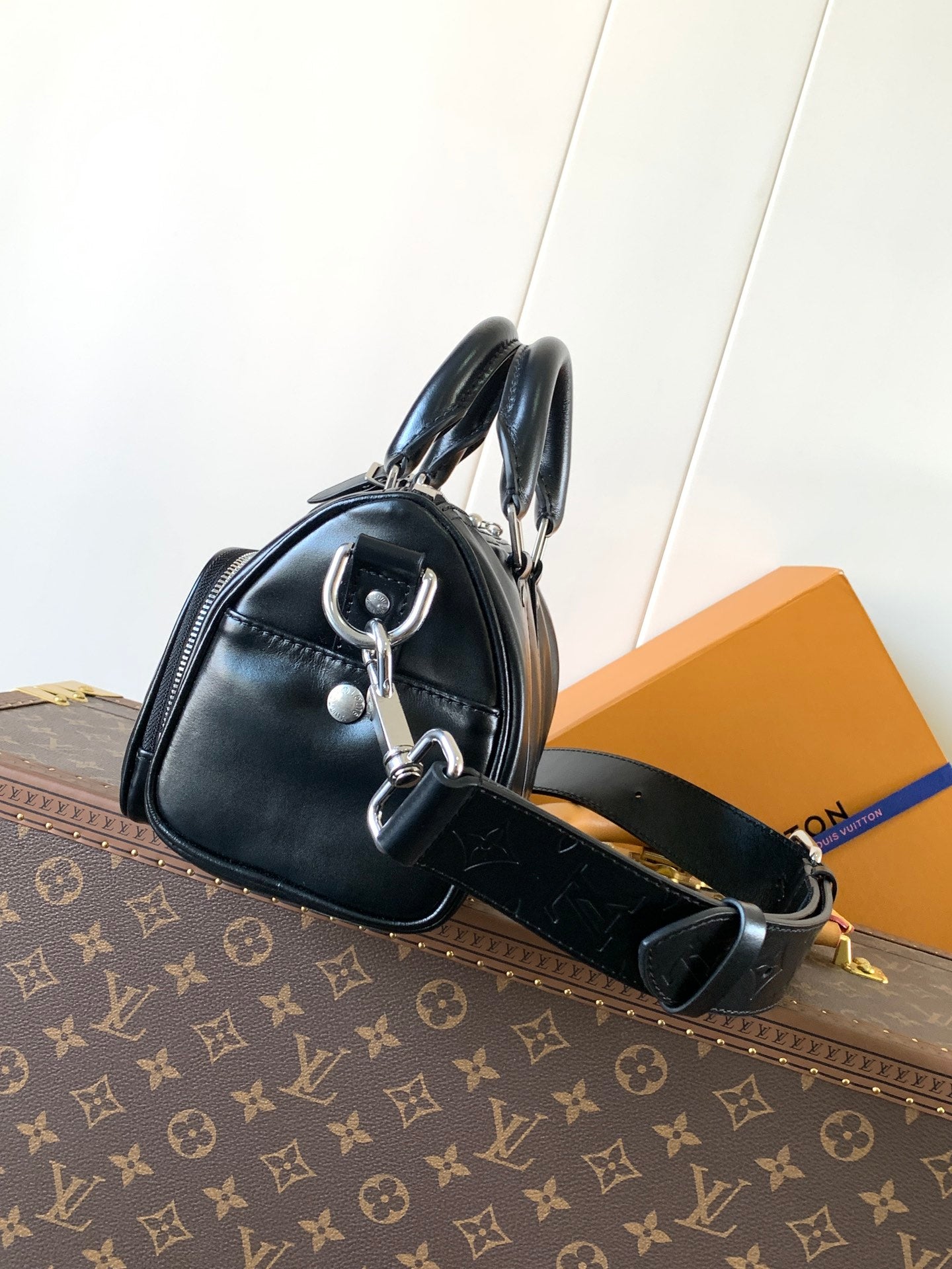 LOUIS VUITTON LV 25S KEEPALL CARGO BANDOULIÈRE 25 IN BLACK CALFSKIN SILVER HARDWARE