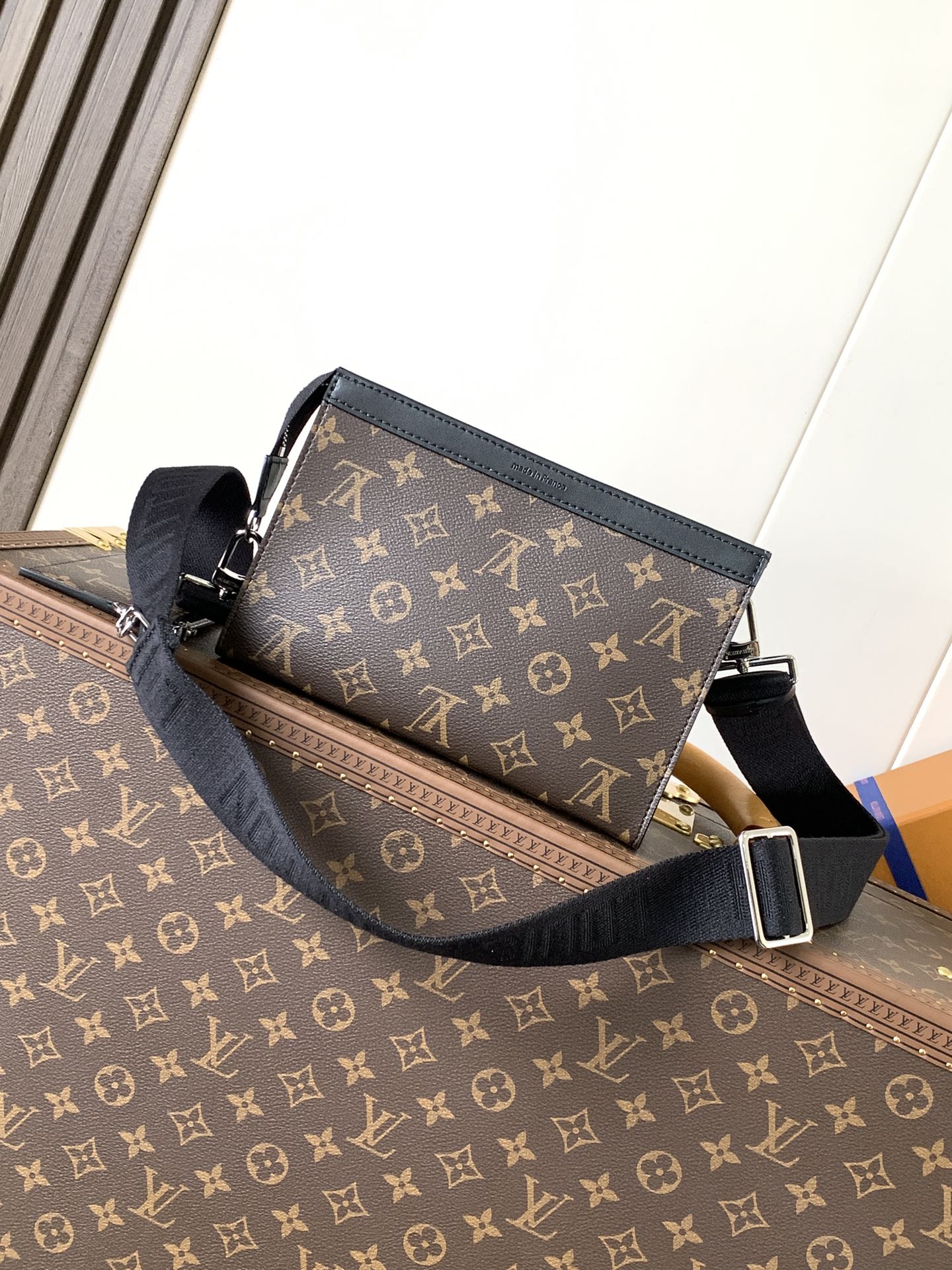 LOUIS VUITTON LV 25S GASTON WEARABLE WALLET 22 IN MONOGRAM MACASSAR CANVAS