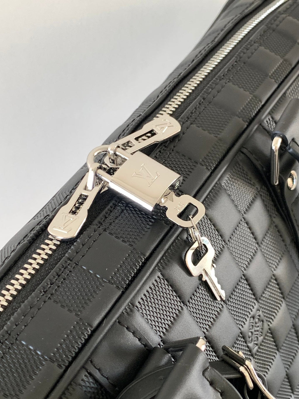 LOUIS VUITTON LV 25S PORTE- DOCUMENTS VOYAGE 41 IN BLACK EMBOSSED DAMIER INFINI CALFSKIN