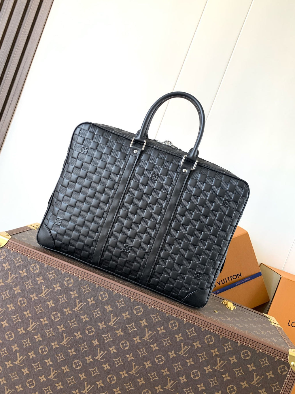 LOUIS VUITTON LV 25S PORTE- DOCUMENTS VOYAGE 41 IN BLACK EMBOSSED DAMIER INFINI CALFSKIN