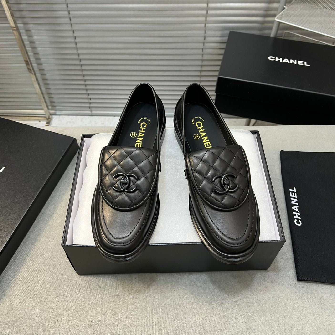 CHANEL Women Loafers In Leather Black