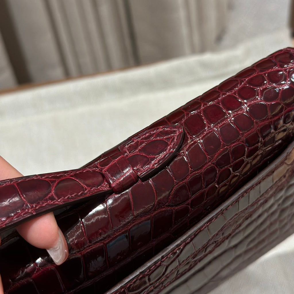 HERMES KELLY CUT 31 IN SANGRIA PURPLE ALLIGATOR LEATHER WITH GOLD HARDWARE