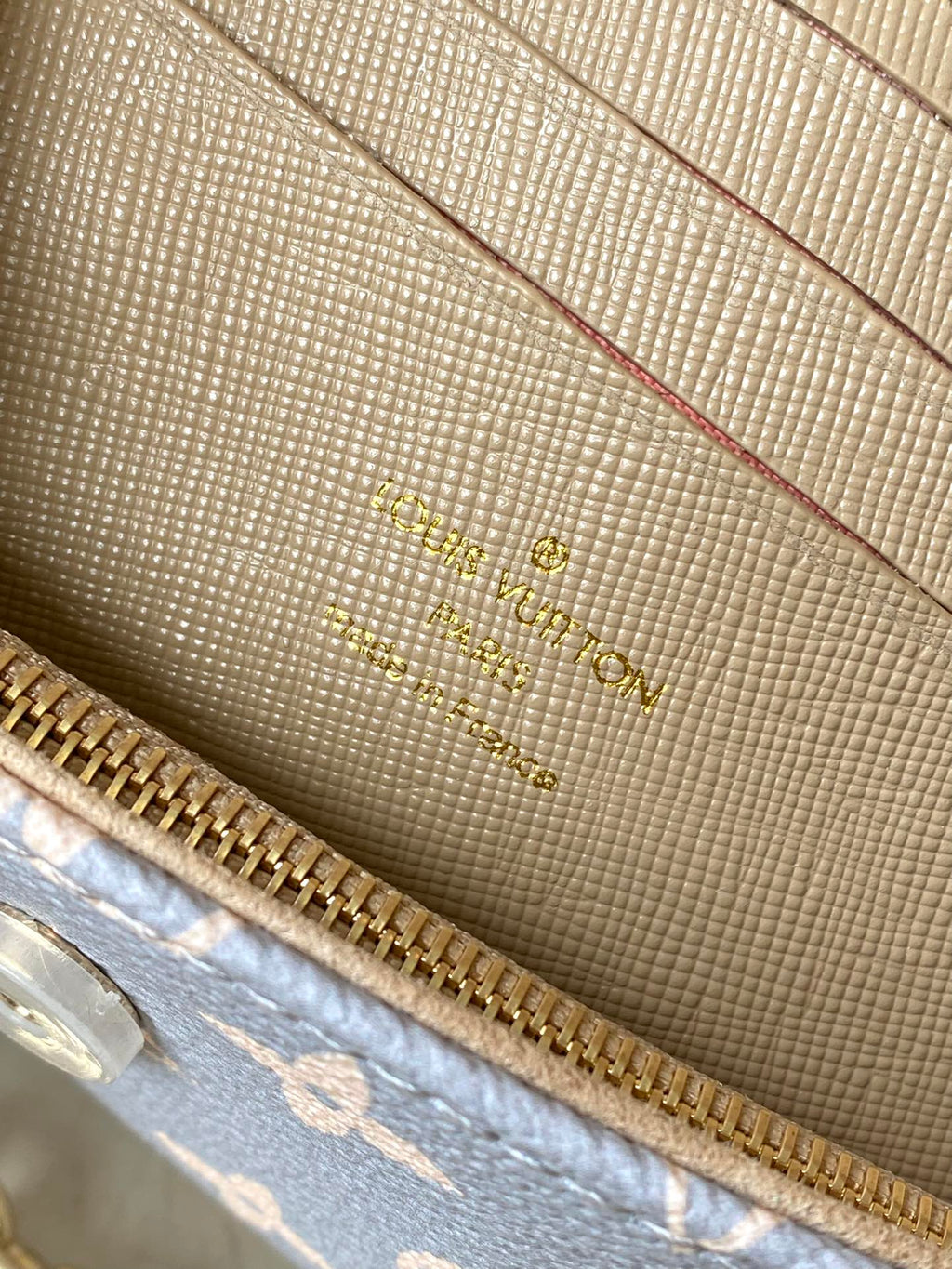 LOUIS VUITTON IVY 23 IN GRAY CREAM MONOGRAM TRIANON CANVAS GOLD HARDWARE