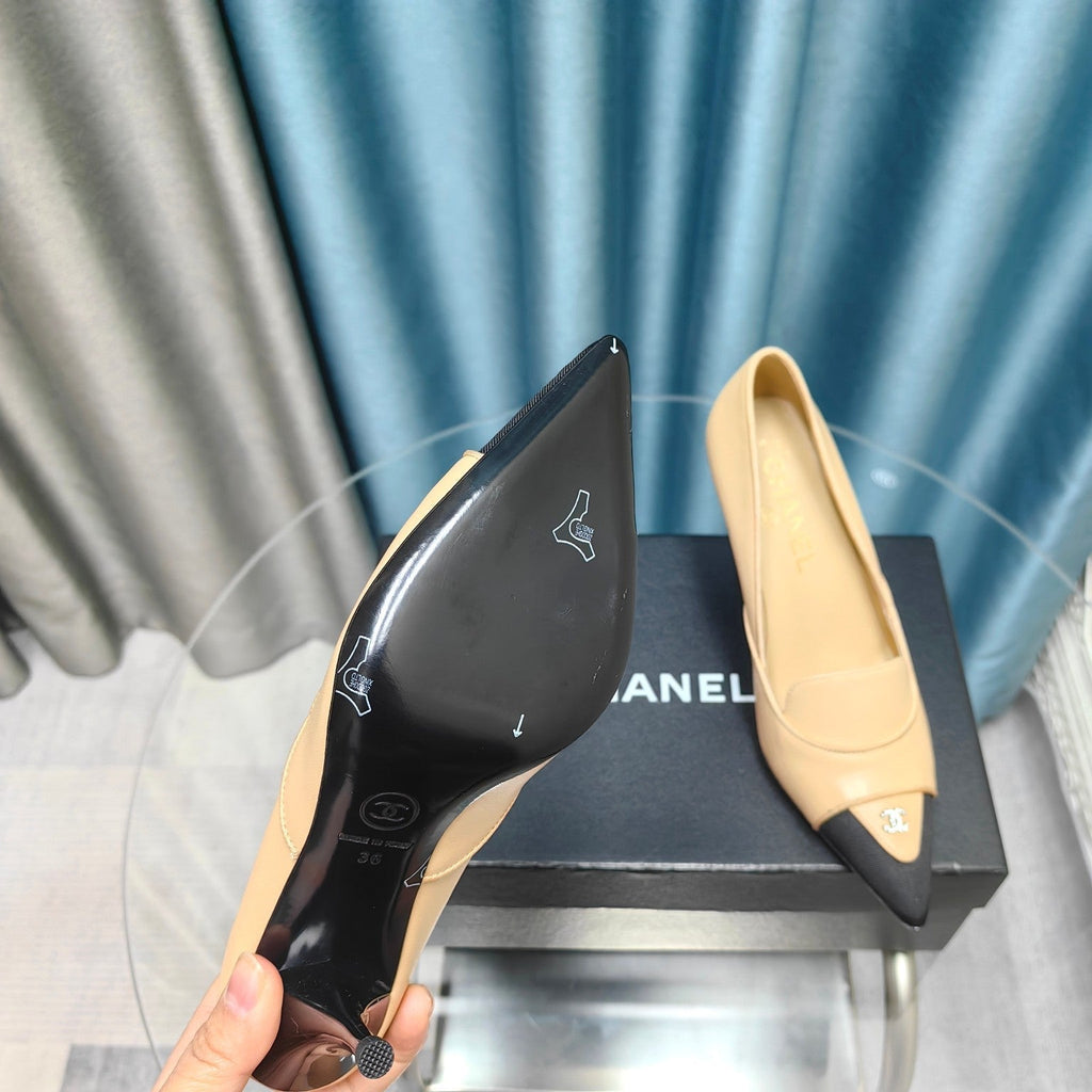 CHANEL HIGH HEELS IN DARK CREAM MIX BLACK SHEEPSKIN