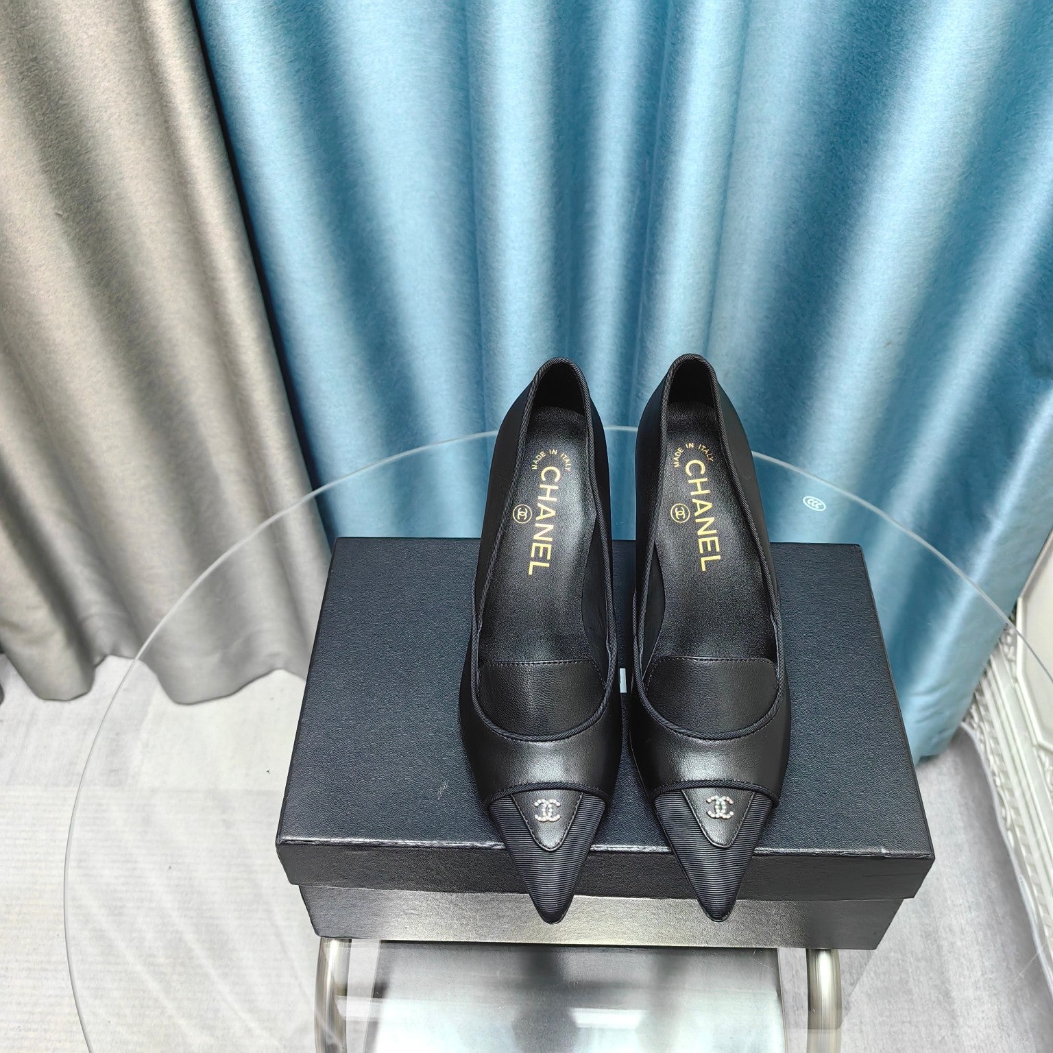 CHANEL HIGH HEELS IN BLACK SHEEPSKIN
