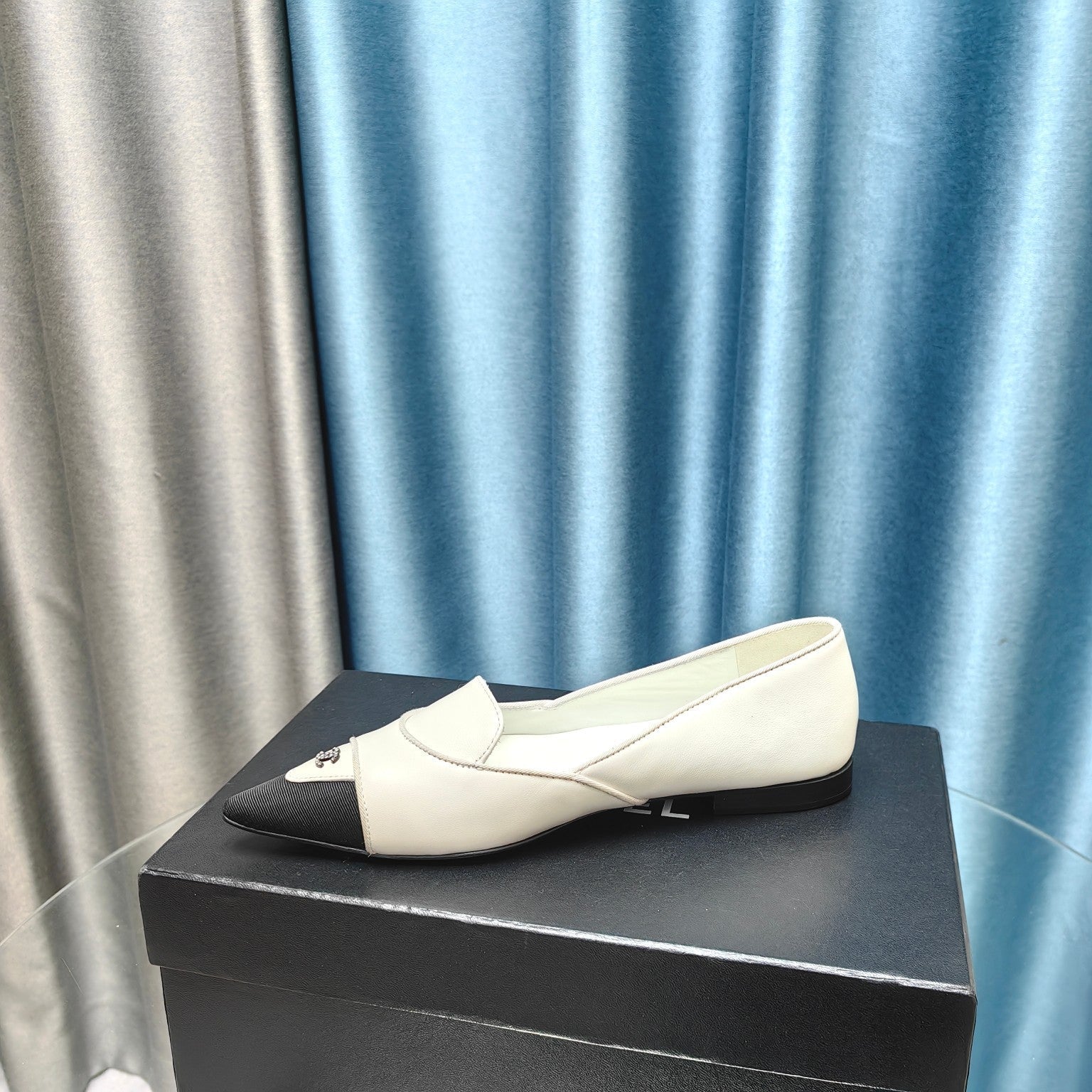 CHANEL BALLET FLAT WHITE MIX BLACK SHEEPSKIN POINTED TOE