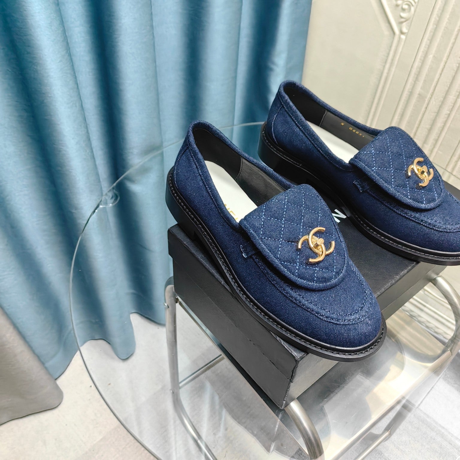 CHANEL MOASINS NAVY BLUE QUILTED LAMBSKIN