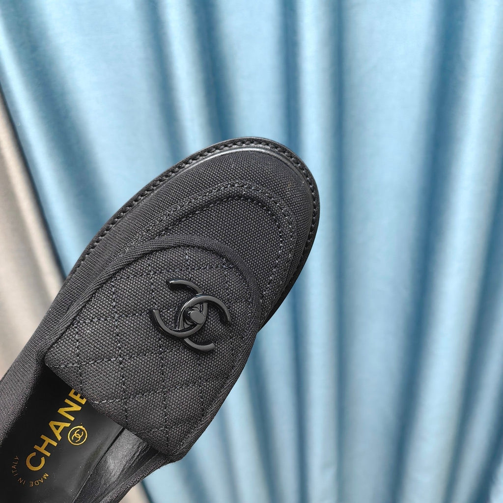 CHANEL MOASINS BLACK QUILTED LAMBSKIN