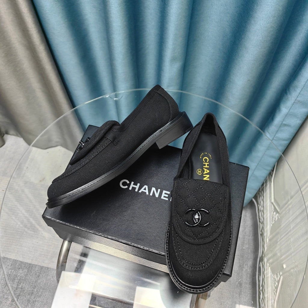 CHANEL MOASINS BLACK QUILTED LAMBSKIN