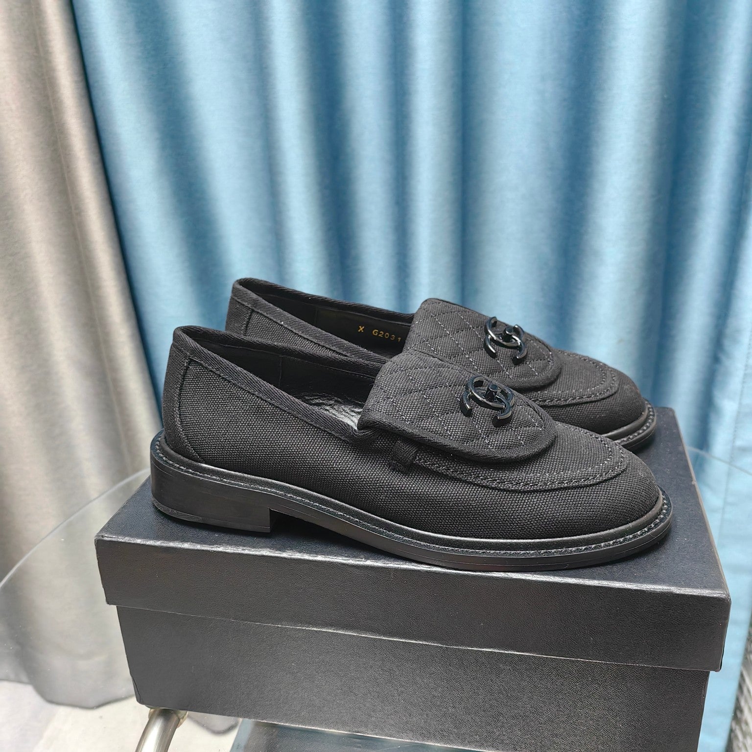 CHANEL MOASINS BLACK QUILTED LAMBSKIN