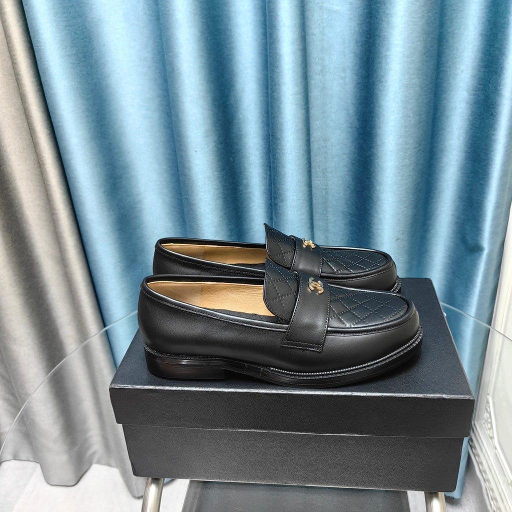 CHANEL MOASINS BLACK QUILTED CALFSKIN