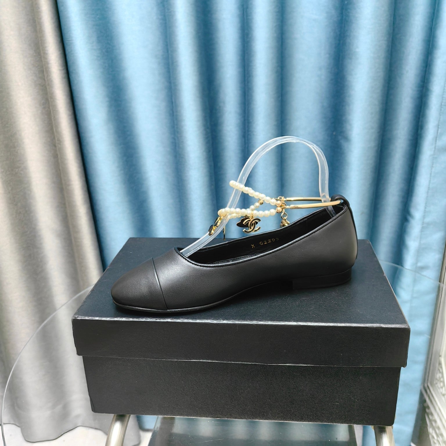 CHANEL MARY JANE WITH PEARL STRAP IN BLACK LAMBSKIN