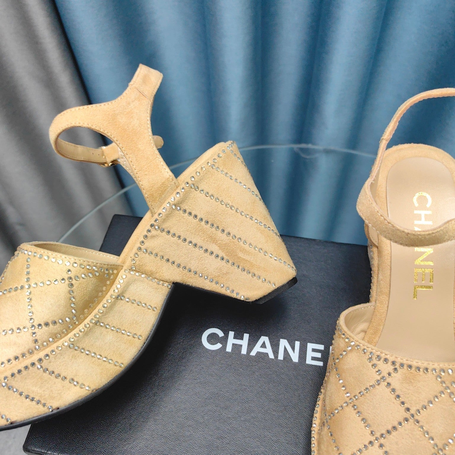 CHANEL THICK-SOLED WEDGE SANDALS IN BEIGE CREAM SUEDE