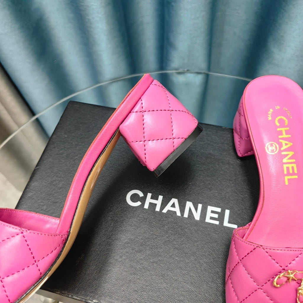 CHANEL MULE SLIDE SANDAL IN BRIGHT PINK LAMBSKIN