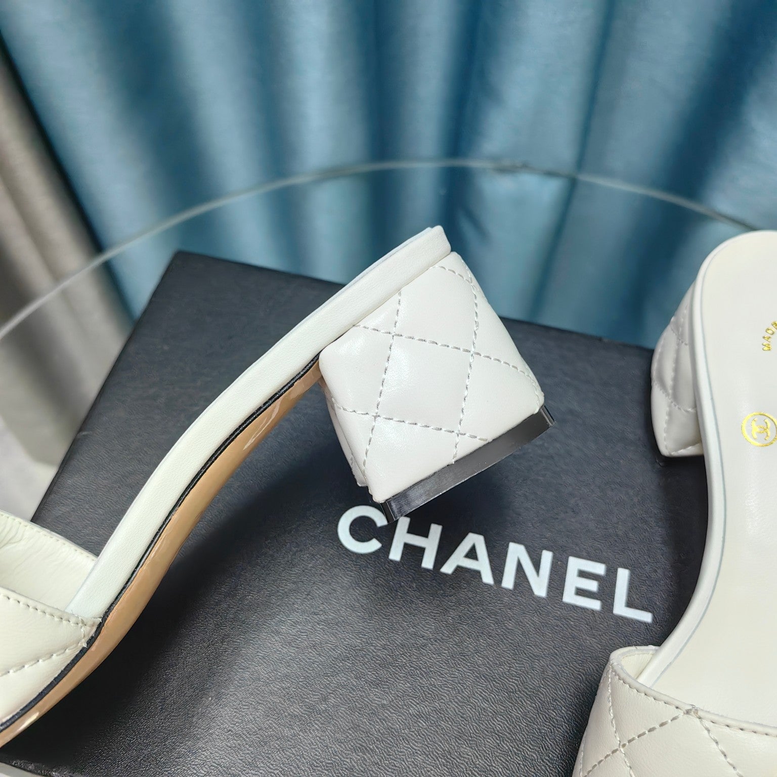 CHANEL MULE SLIDE SANDAL IN WHITE LAMBSKIN