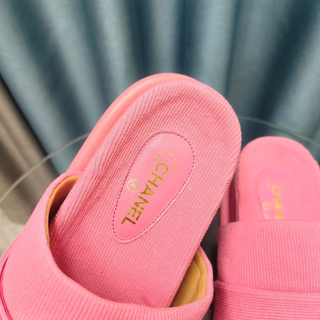 CHANEL PLATFORM HEELS SANDALS IN LIGHT PINK WOOLEN FABRIC