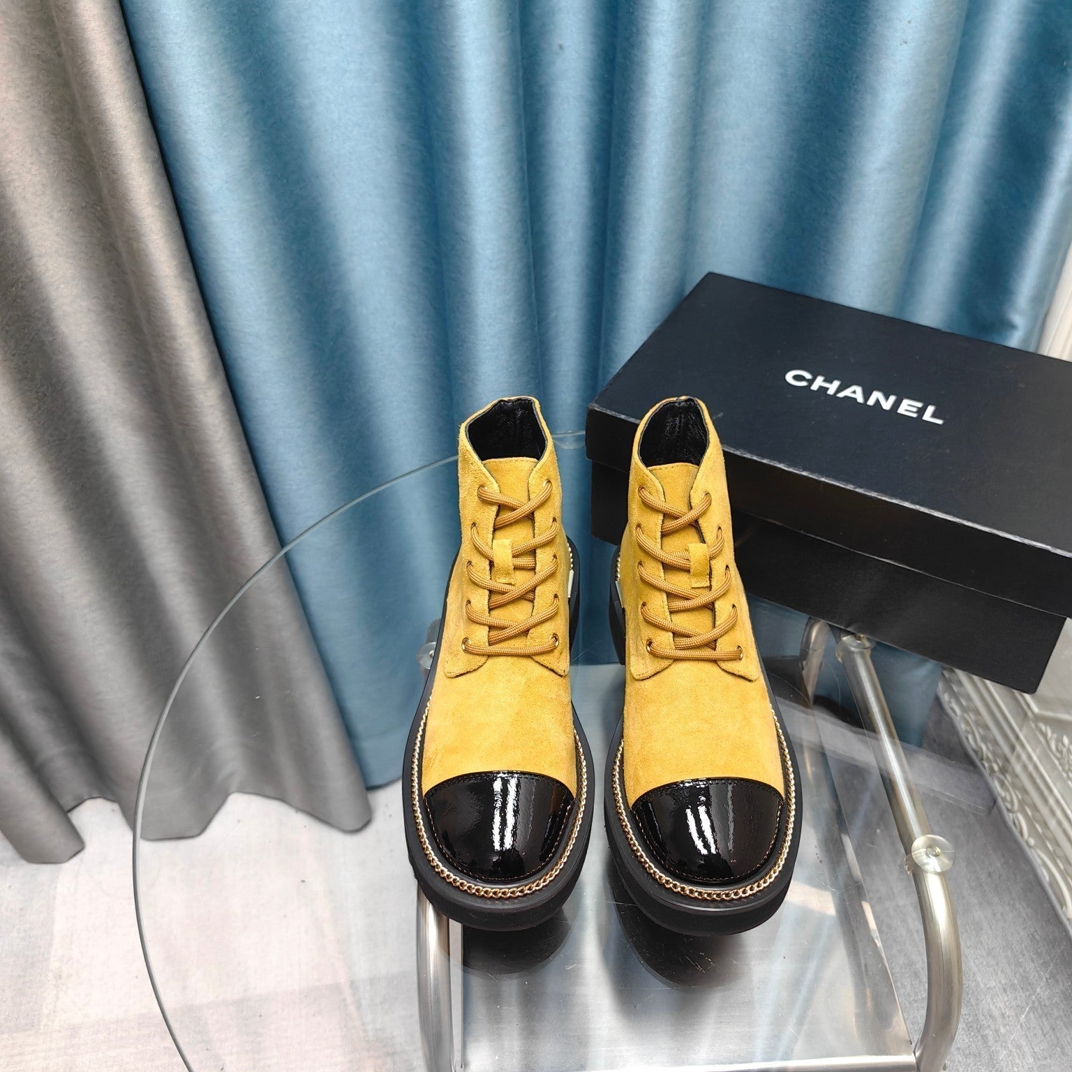 CHANEL SHORT BOOTS IN GOLD YELLOW SUEDE AND BLACK SHEEPSKIN