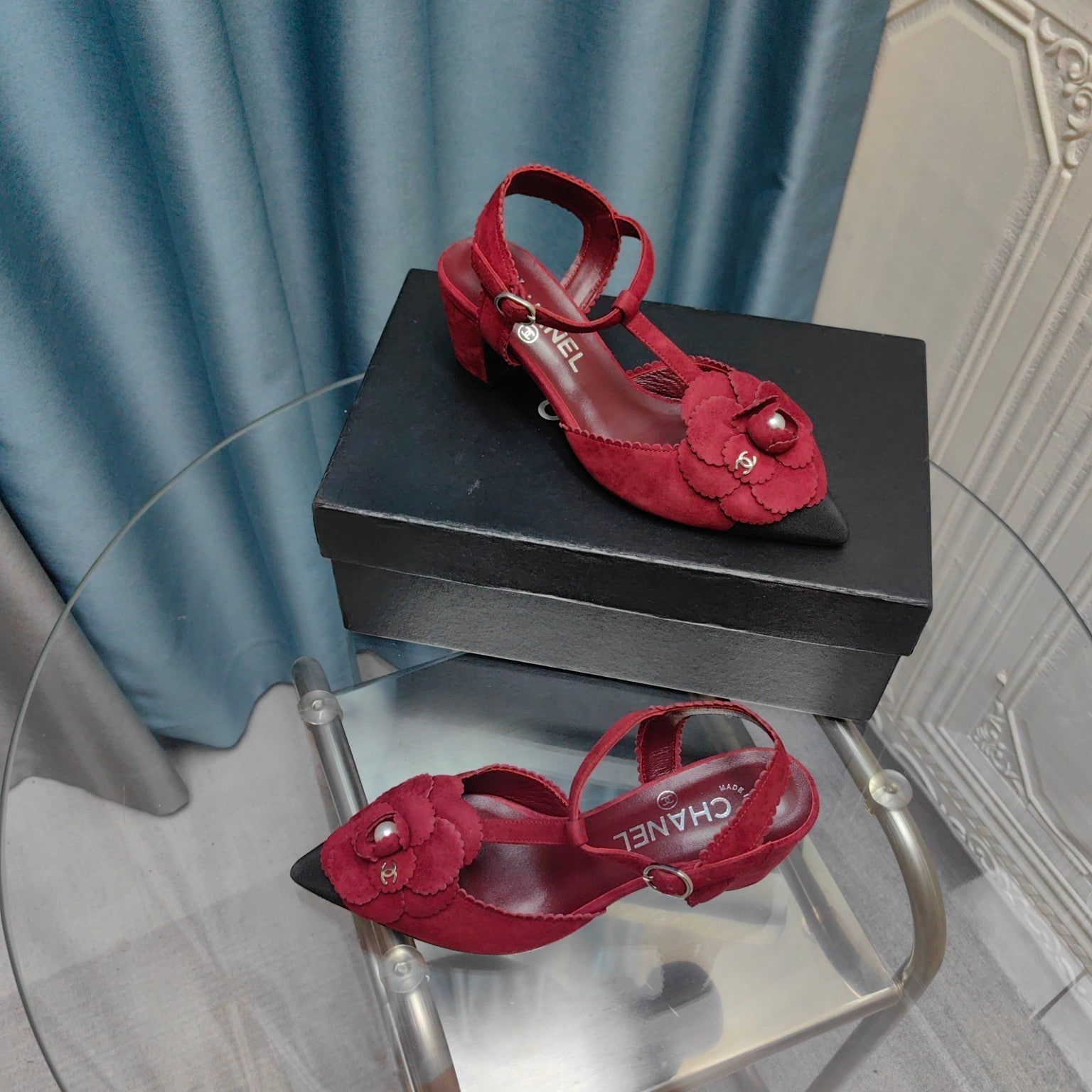 CHANEL CAMELLIA SANDAL IN CHERRY RED SUEDE AND BLACK CALFSKIN WITH FLOWER