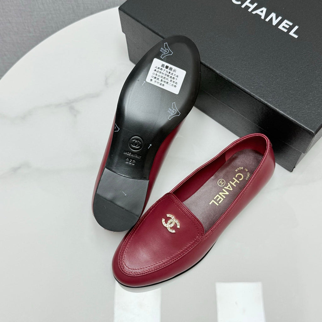CHANEL LOAFERS 25S IN DARK RED CALFSKIN GOLD HARDWARE WITH STONES