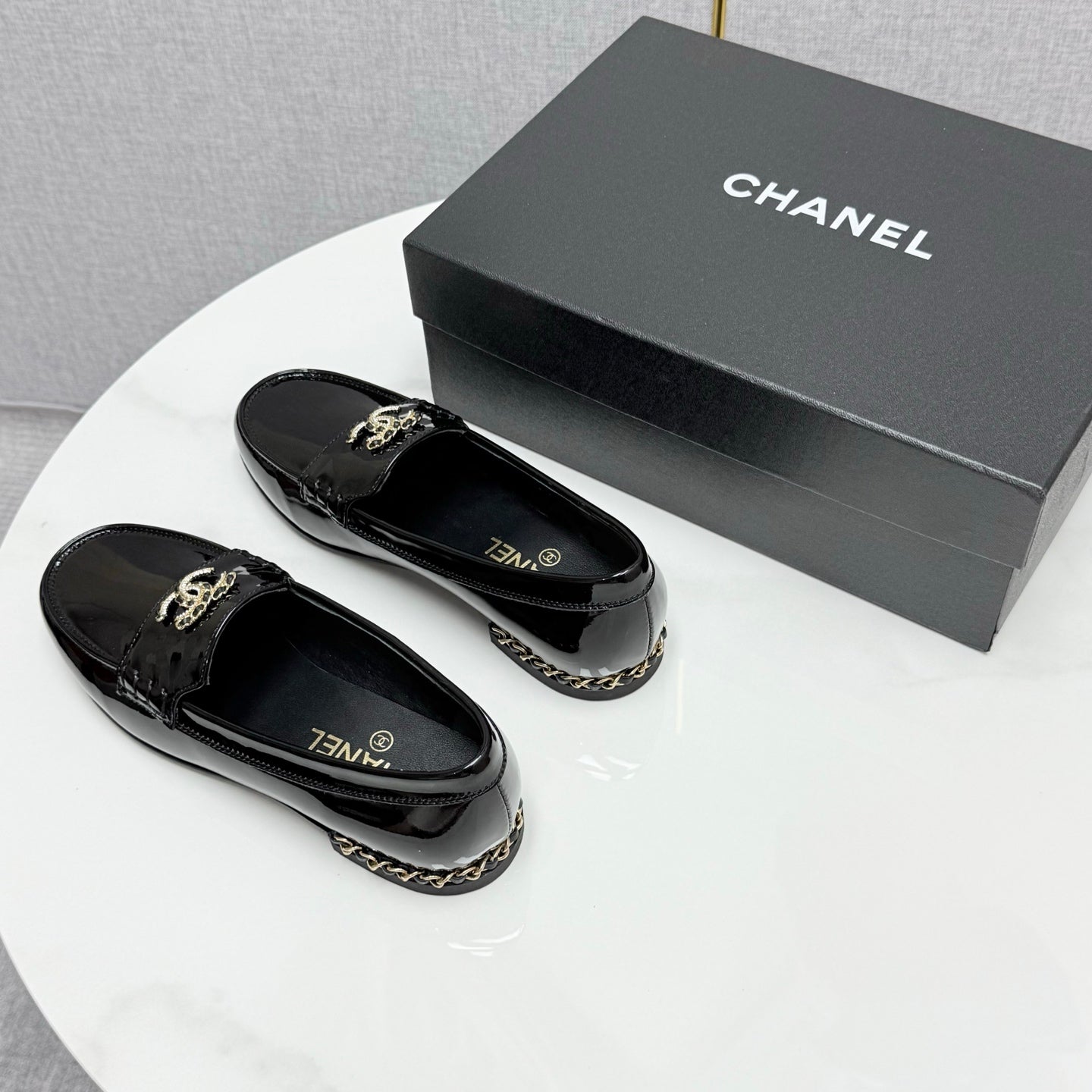 CHANEL LOAFER 25S IN BLACK GLOSSY LEATHER WITH GOLD HARDWARE