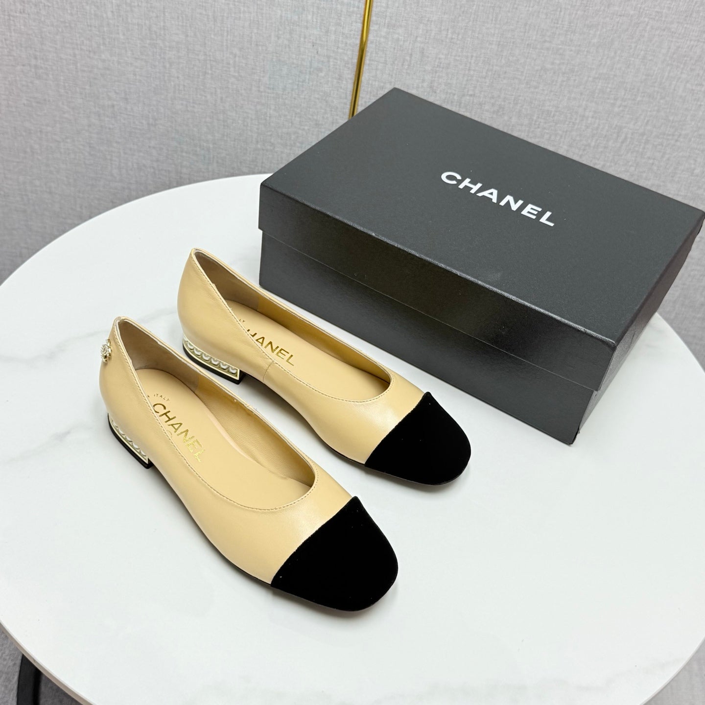 CHANEL BALLET FLATS 25S IN BEIGE LAMBSKIN AND BLACK SUEDE WITH PEARL HEEL