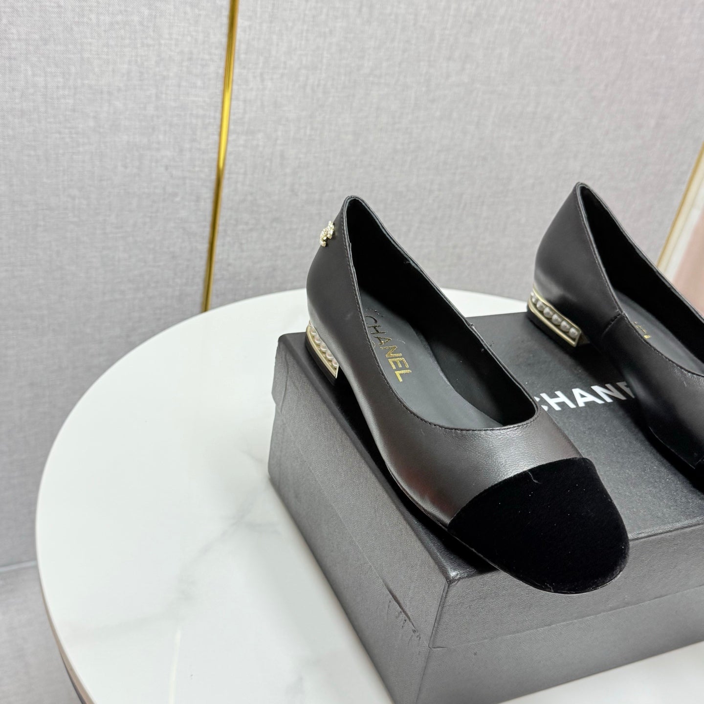 CHANEL BALLET FLATS 25S IN BLACK LAMBSKIN AND SUEDE WITH PEARL HEEL