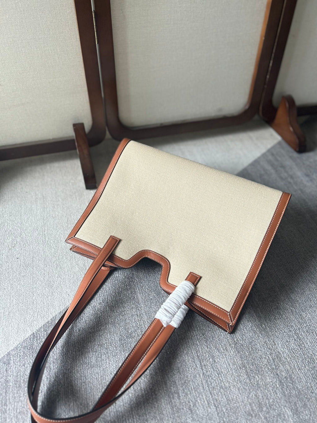 CELINE CABAS 37 IN WHITE CANVAS AND BRONZE BROWN CALFSKIN TRIM GOLD LOCK
