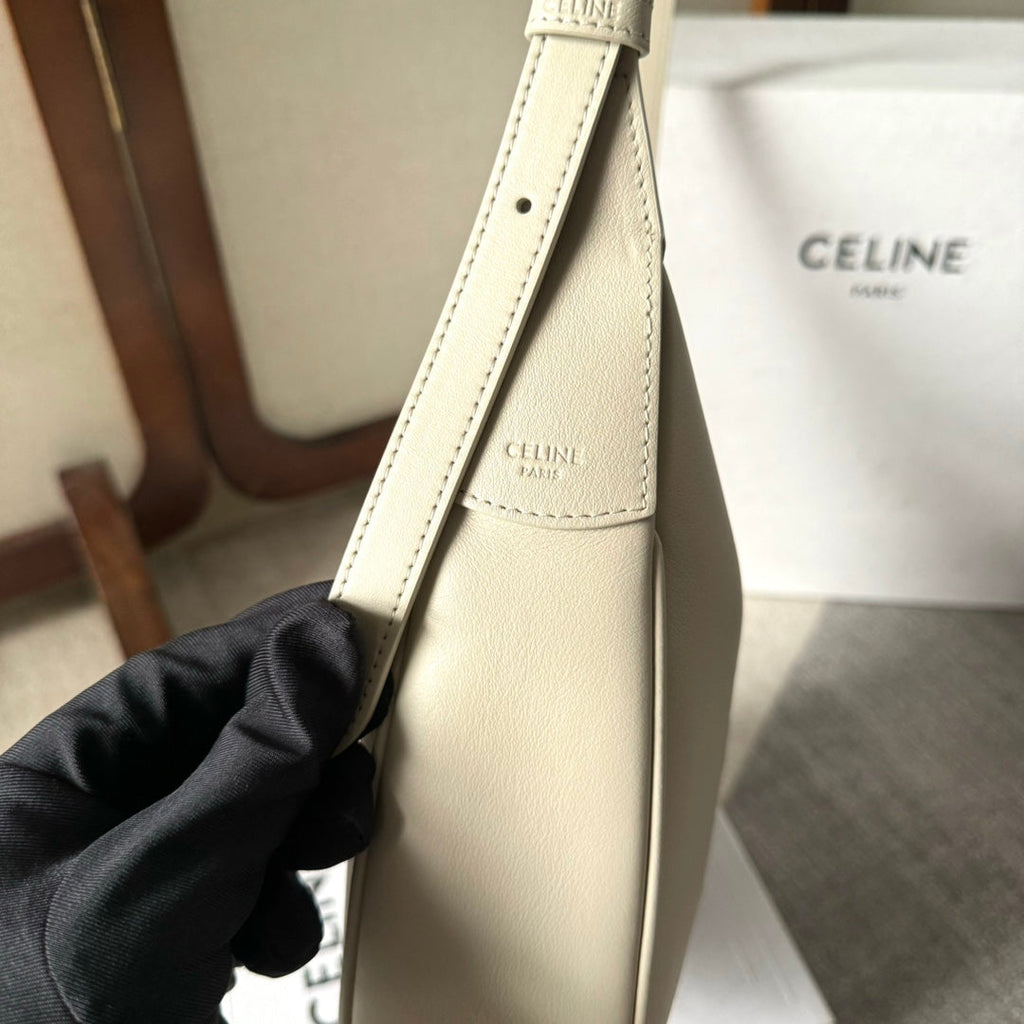 CELINE SMALL HELOÏSE BAG CUIR 22 IN WHITE CALFSKIN EMBOSSED LOGO