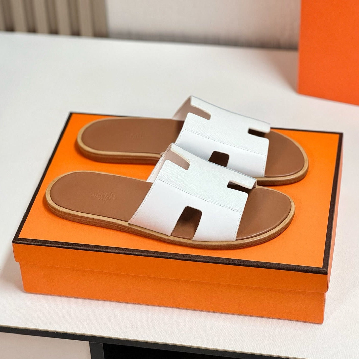 HERMES Izmir sandal white